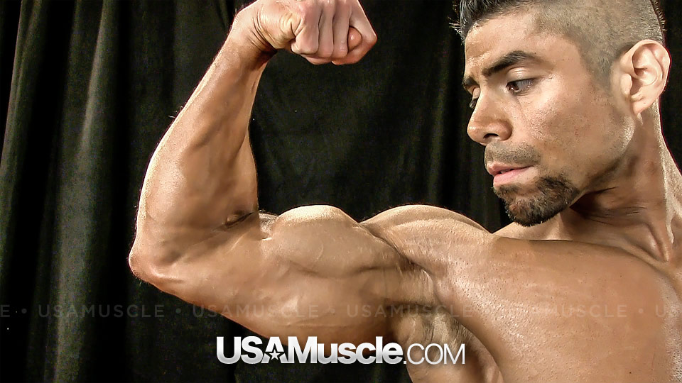 2014 NPC Junior Nationals Men’s Bodybuilding Backstage Posing Part 1