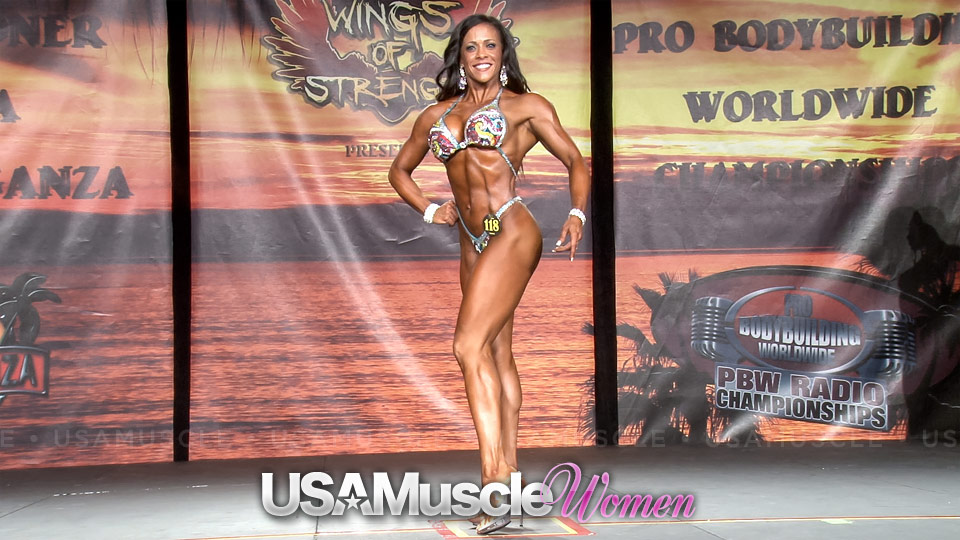 Photo of Selena Pons – Nov 1, 2016 (Slide 1 of 4)